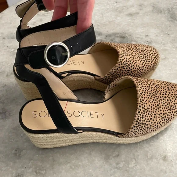 Sole Society So-Channing Black and Tan Dotted Calf Hair Espadrille Wedges - Picture 9 of 16